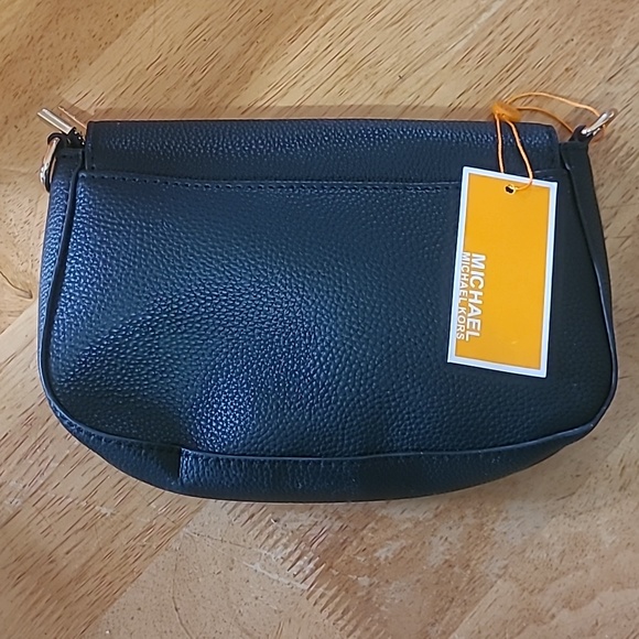 Micheal Kors Crossbody - Picture 2 of 4
